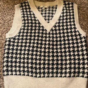 Sweater vest